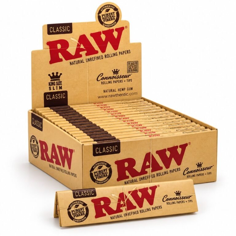 RAW Classic Connoisseur King Size Rolling Papers + Tips 32 Leaves / 32 Tips (Rolling Papers)